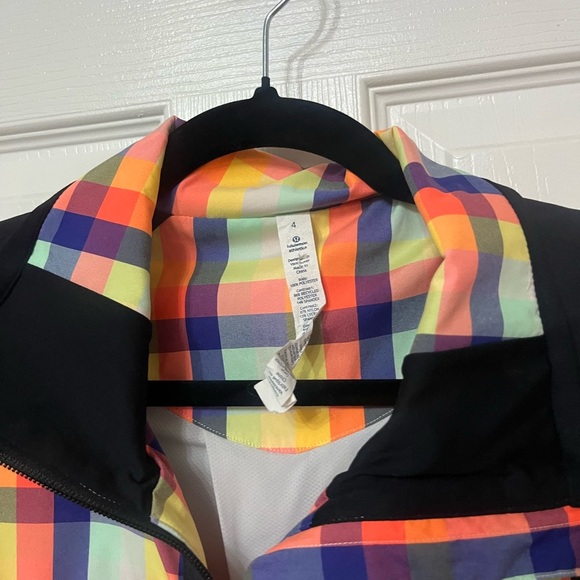 Lululemon Run Track Attack Jacket Seawheeze plaid size 4 - Picture 5 of 8